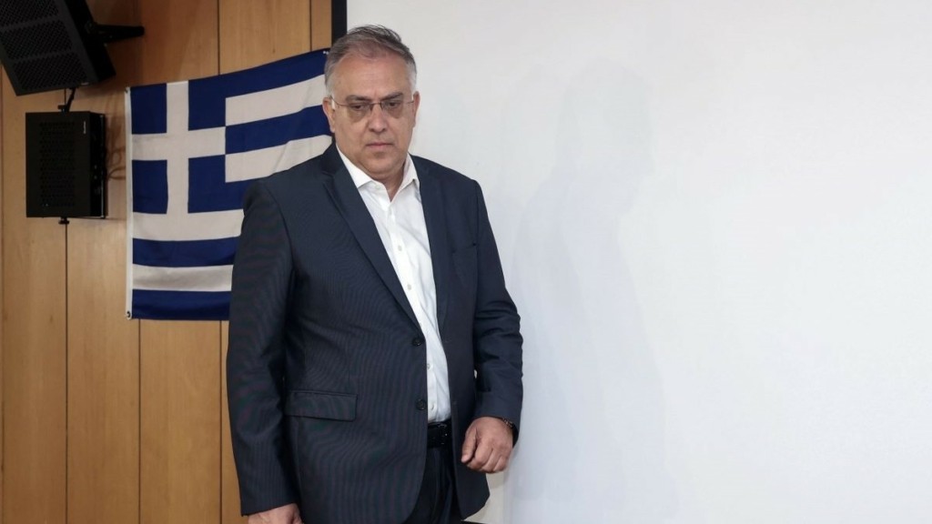 Έξαλλος ο Θεοδωρικάκος για τον αστυνομικό που κατηγορείται για το βιασμό ανήλικης
