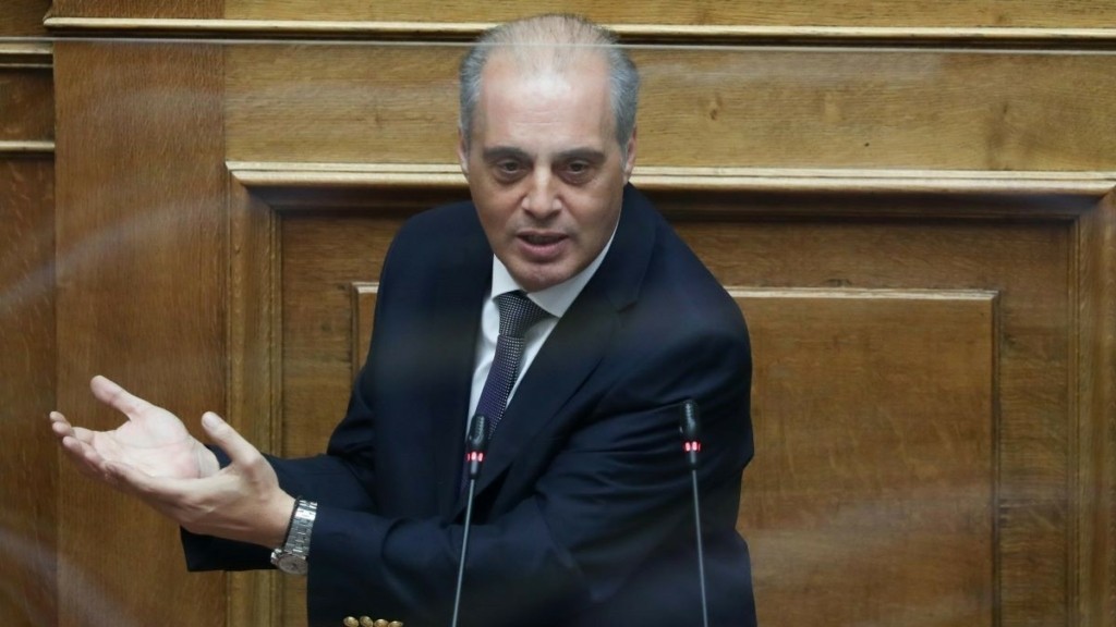 Απίστευτη γκάφα Βελόπουλου στη Βουλή – Μπέρδεψε τις ημερομηνίες – “Ξέρει κανείς εδώ μέσα ότι έχουμε 20 Ιουλίου” (vid)