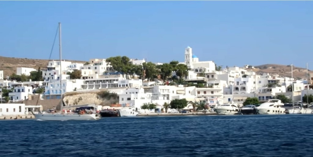 Υποκλίνεται ο ξένος τύπος και οι αναγνώστες του σε Μήλο και Πάρο