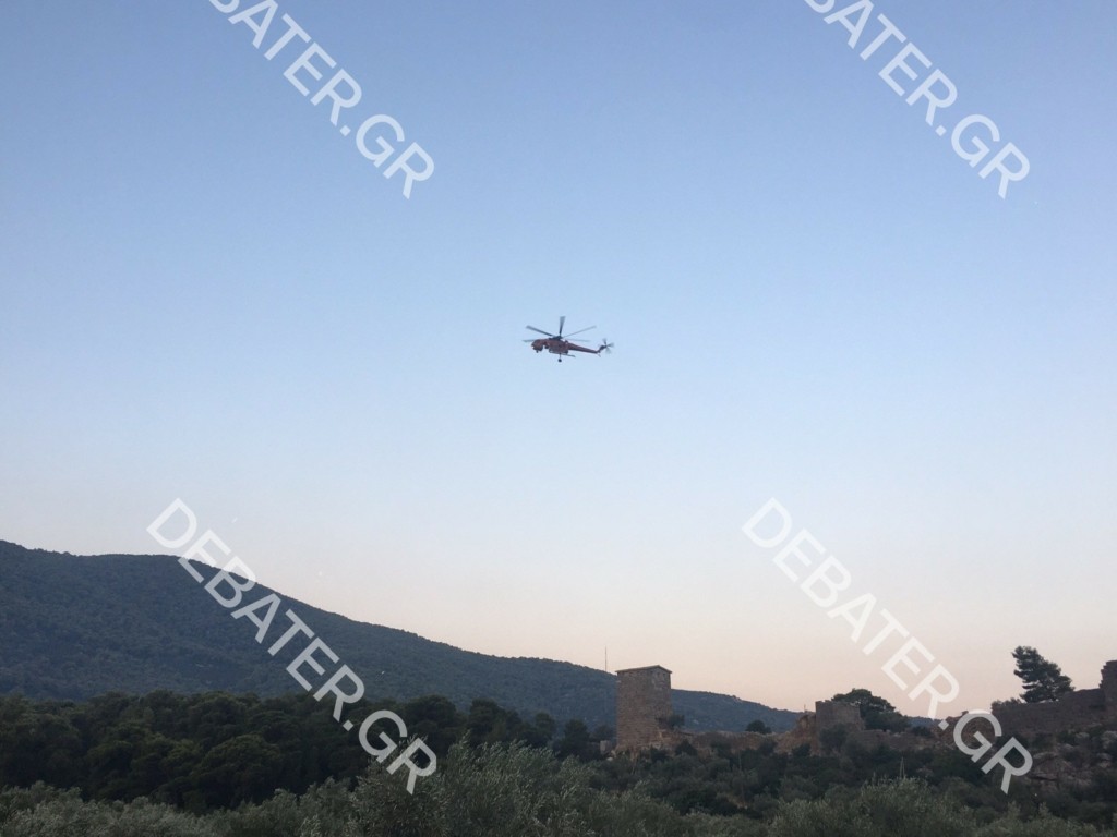 Αγωνία σε Ηλεία, Φωκίδα και Πόρτο Γερμενό – Eξακολουθούν να καίνε οι φωτιές – Επιχειρούν τα εναέρια μέσα (vids)