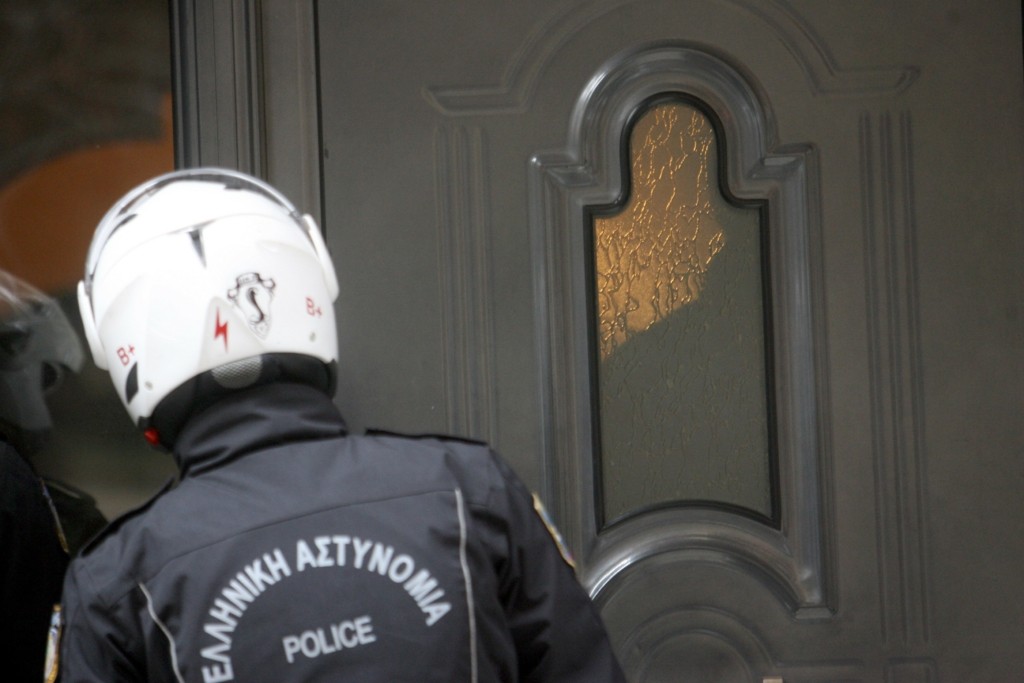 Συνελήφθη η 55χρονη που πήγε να αρπάξει τον 2χρονο από το Κουκάκι – Είχε νοσηλευτεί τέσσερις φορές σε ψυχιατρείο