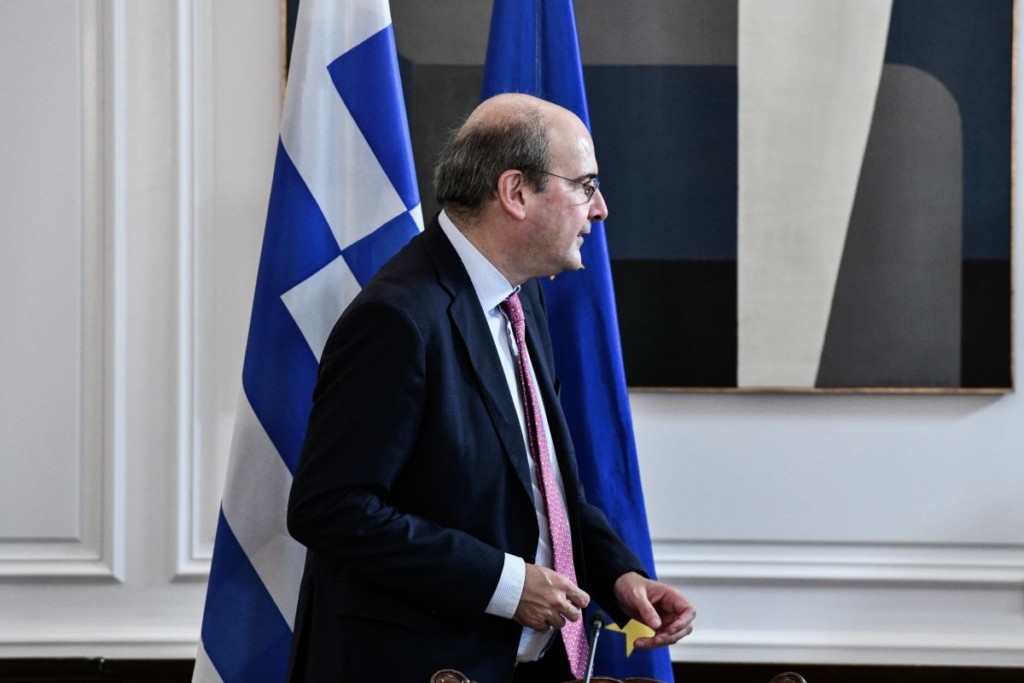 Ξαφνικό… “ντου” Χατζηδάκη στον ΕΦΚΑ Αμαρουσίου