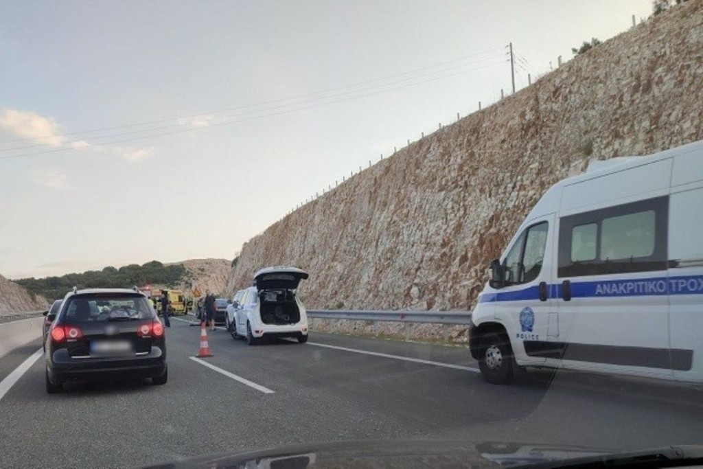Στο πλευρό των παιδιών που είδαν τους γονείς τους να σκοτώνονται στην Ιονία Οδό, ψυχολόγοι και γιατροί