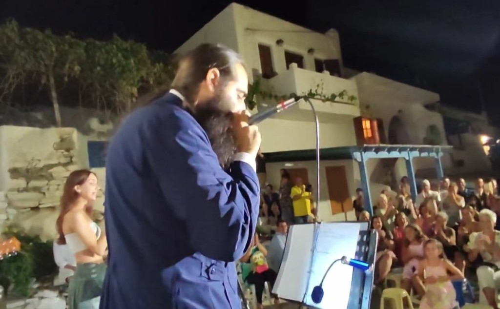 Παπάς “ράπερ” ξεσήκωσε τη Νάξο – Η διασκευή του γνωστού κομματιού “Διθέσιο” της Άλκηστις Πρωτοψάλτη (vid)
