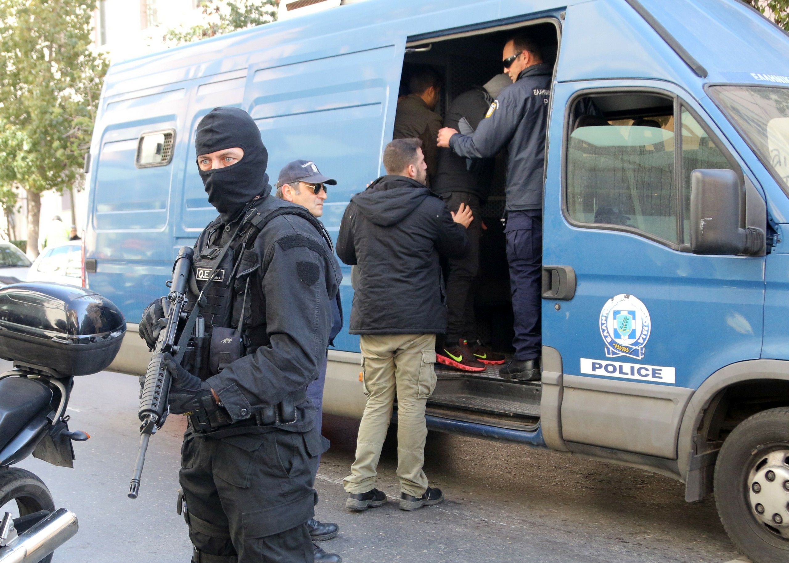 Επικίνδυνες μανούβρες από διακινητές μεταναστών για να μην συλληφθούν – Άγριες καταδιώξεις μέσα σε χωράφια