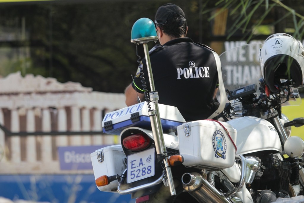 Καρέ-καρέ η απόπειρα απόπειρα αρπαγής του 2χρονου στο Κουκάκι – Με ψυχολογικά προβλήματα η 55χρονη