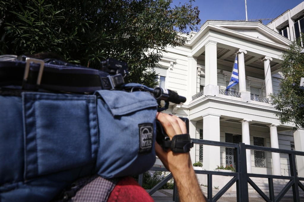 ΥΠΕΞ για Έβρο – “Απόπειρα της Τουρκίας να δημιουργήσει συνοριακό ζήτημα” – Βολές και στην αντιπολίτευση