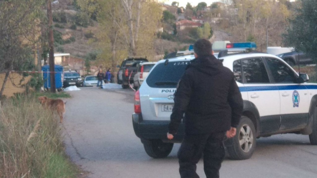 Άγριο πιστολίδι σε οικισμό Ρομά στη Θήβα – Δύο παιδιά δέχθηκαν τα πυρά και μεταφέρθηκαν στο νοσοκομείο