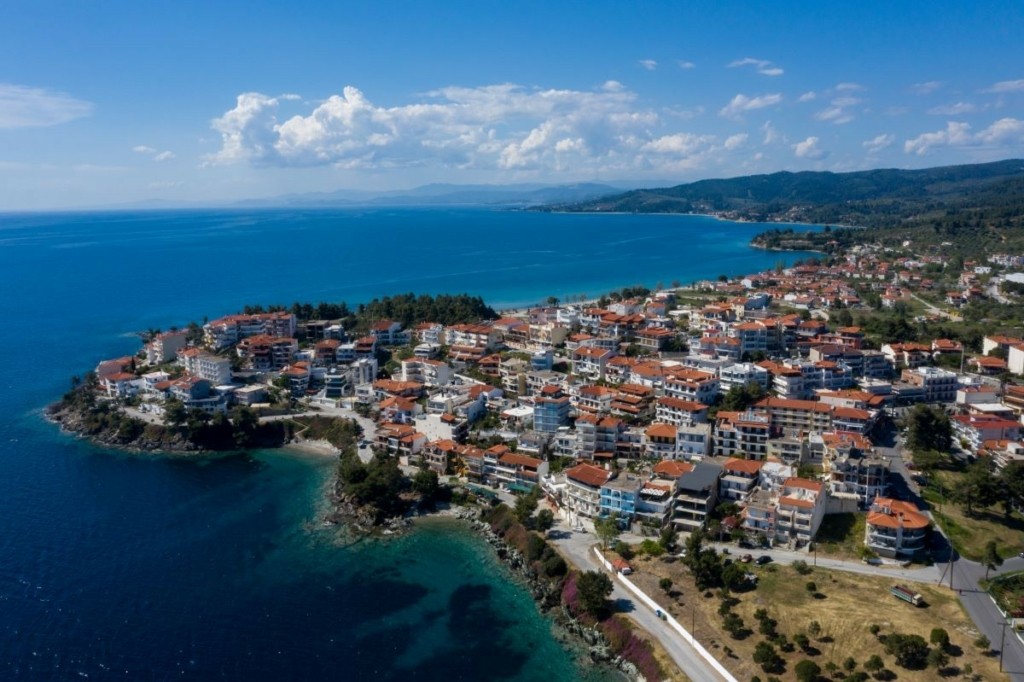 Η “βασίλισσα των ελληνικών ακτών” είναι η Χαλκιδική – Μαγεύτηκαν από την περιοχή οι Ιταλοί