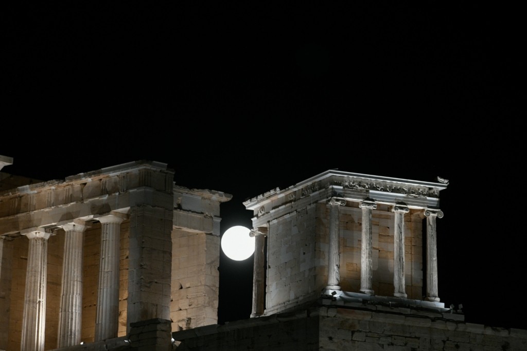 Αμέτρητες εκδηλώσεις με ελεύθερη είσοδο για την Αυγουστιάτικη Πανσέληνο – Δείτε το πρόγραμμα