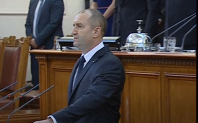 Ο πρόεδρος της Βουλγαρίας προκηρύσσει πρόωρες εκλογές – Διορίζει υπηρεσιακή κυβέρνηση
