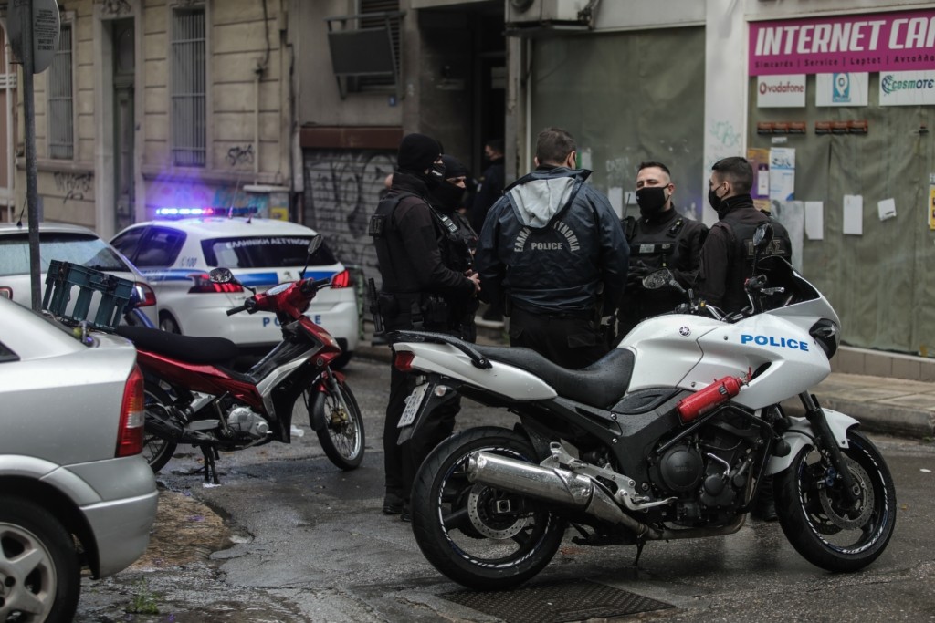 Ερωτικό έγκλημα “βλέπουν” οι αρχές πίσω από τη γυναικοκτονία στην Κυψέλη – Τι δείχνουν τα χτυπήματα του δολοφόνου (vid)