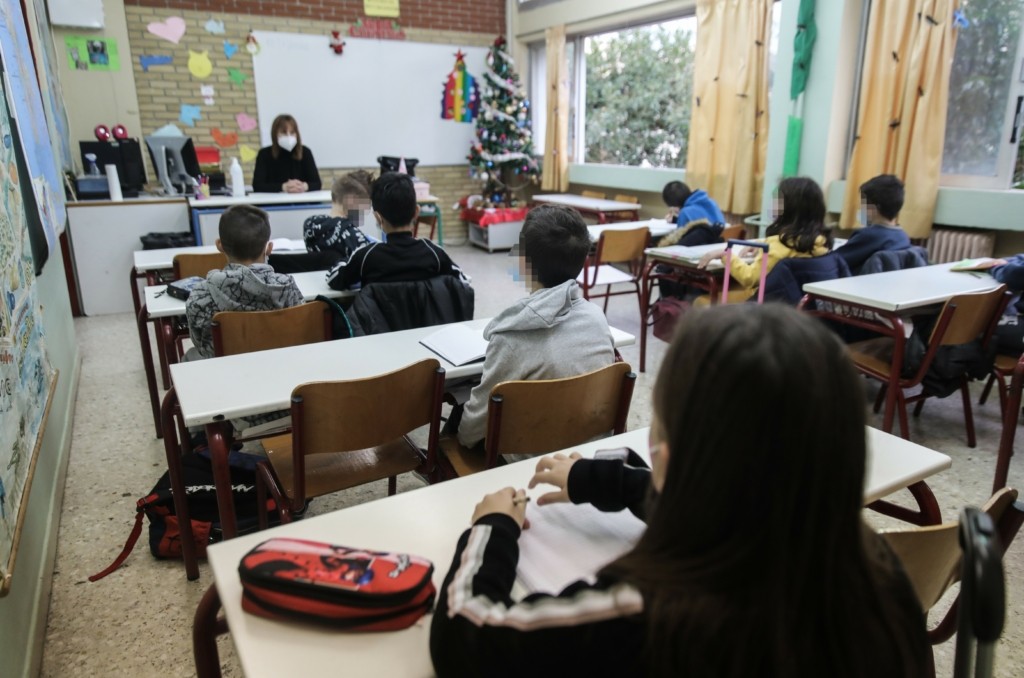 Ο Θάνος Πλεύρης για το άνοιγμα των σχολείων – “Στόχος είναι να μην ληφθούν νέα μέτρα” (vid)