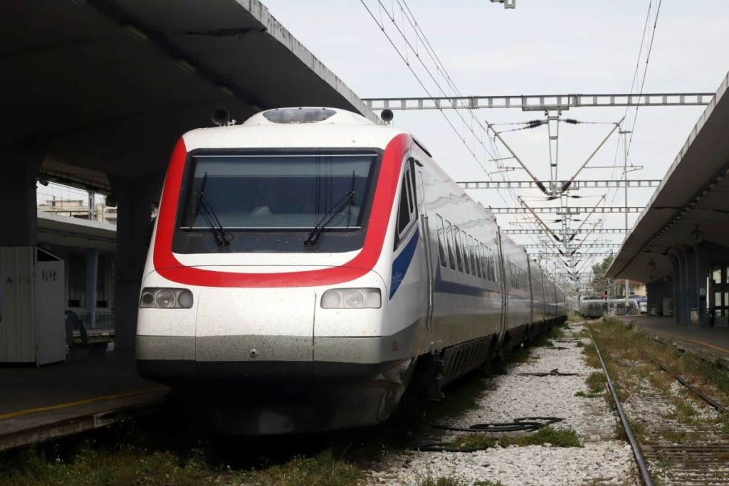 Κοιμόντουσαν στις ράγες και τους πάτησε το τρένο – Αδιανόητη τραγωδία στη Δράμα