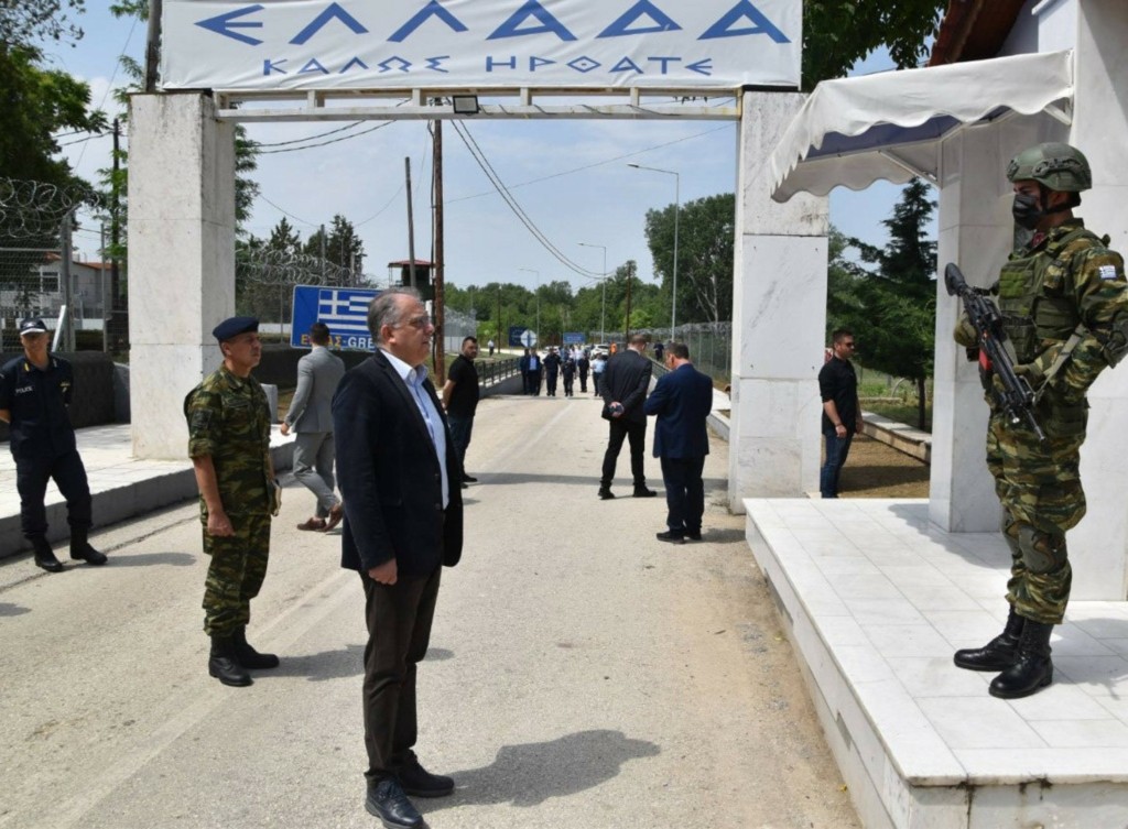 Ο Θεοδωρικάκος προειδοποιεί Τουρκία και δουλέμπορους για τις μεταναστευτικές ροές
