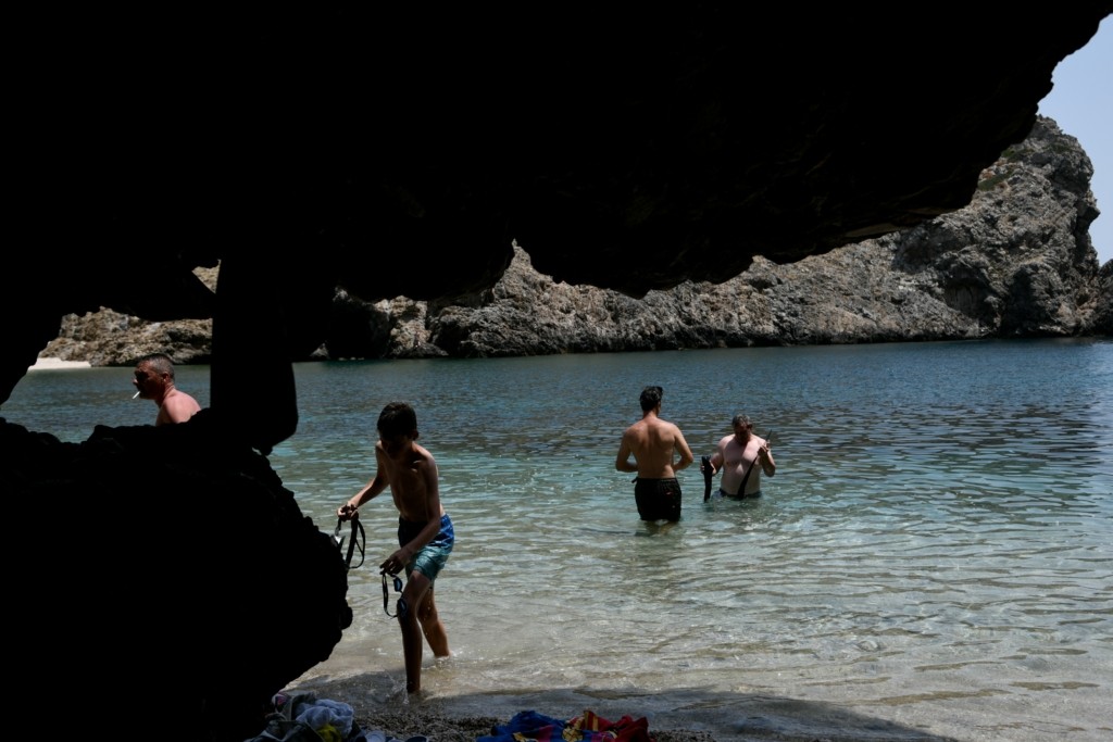 Πότε ανοίγει η πλατφόρμα για το North Evia-Samos Pass – Πάνω από 13.800 κάρτες αξίας 2,76 εκατ. ευρώ διαθέσιμες