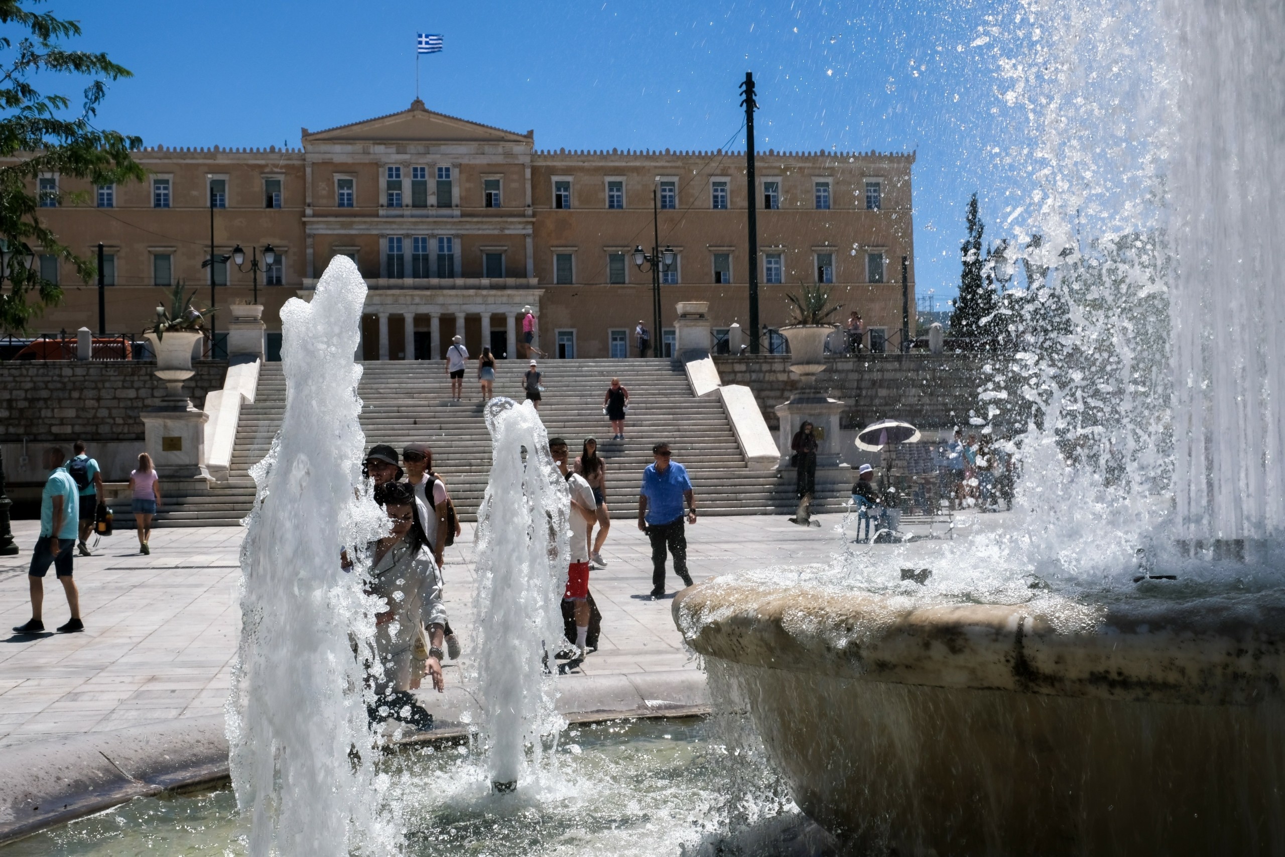 Έρχεται ο πρώτος καύσωνας του καλοκαιριού με ζεστές αέριες μάζες από την Βόρεια Αφρική – Η πρόβλεψη Καλλιάνου