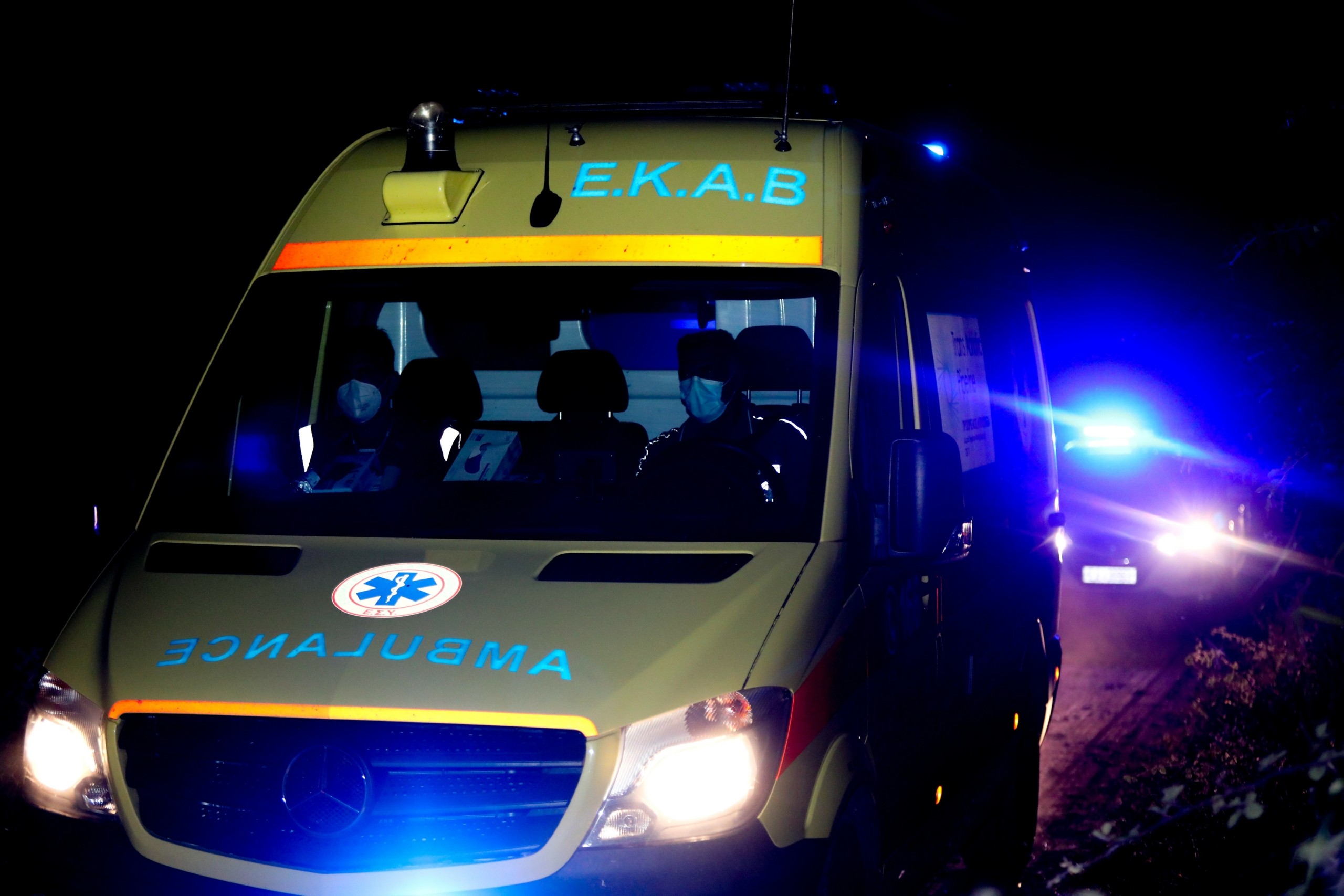 Αργυρούπολη: Χαροπαλεύει 17χρονος πεζός που παρασύρθηκε από 19χρονο οδηγό ΙΧ