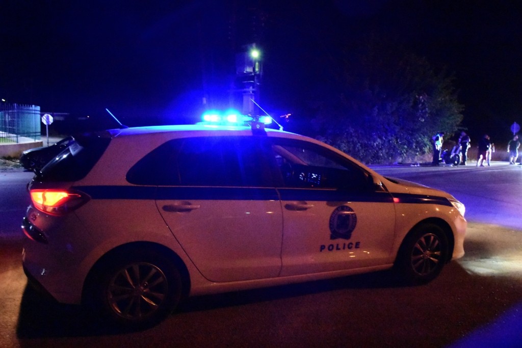 Εκτέλεση με δύο σφαίρες στο κεφάλι σε καφετέρια στη Νέα Σμύρνη – Η αδέσποτη σφαίρα που χτύπησε μία κοπέλα και ο πανικός στην πλατεία (vid)
