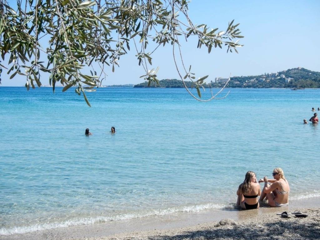 Αλλάζει ο καιρός από το Σάββατο με νεφώσεις και τοπικές βροχές