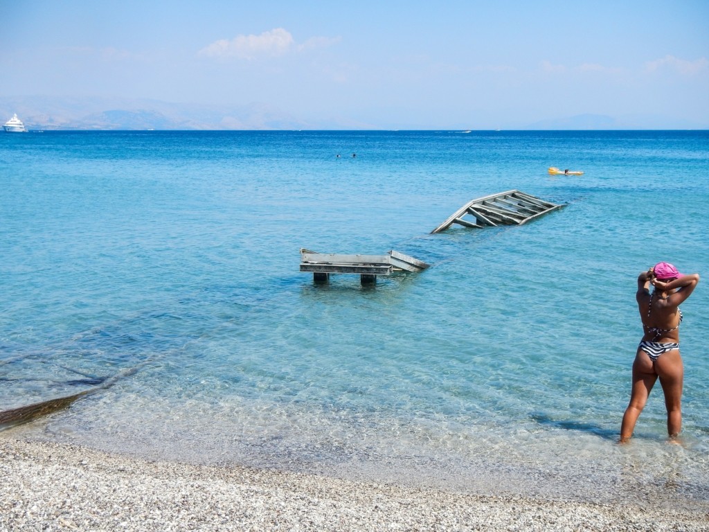 Πέμπτη με ζέστη και δυνατά μελτέμια στο Αιγαίο