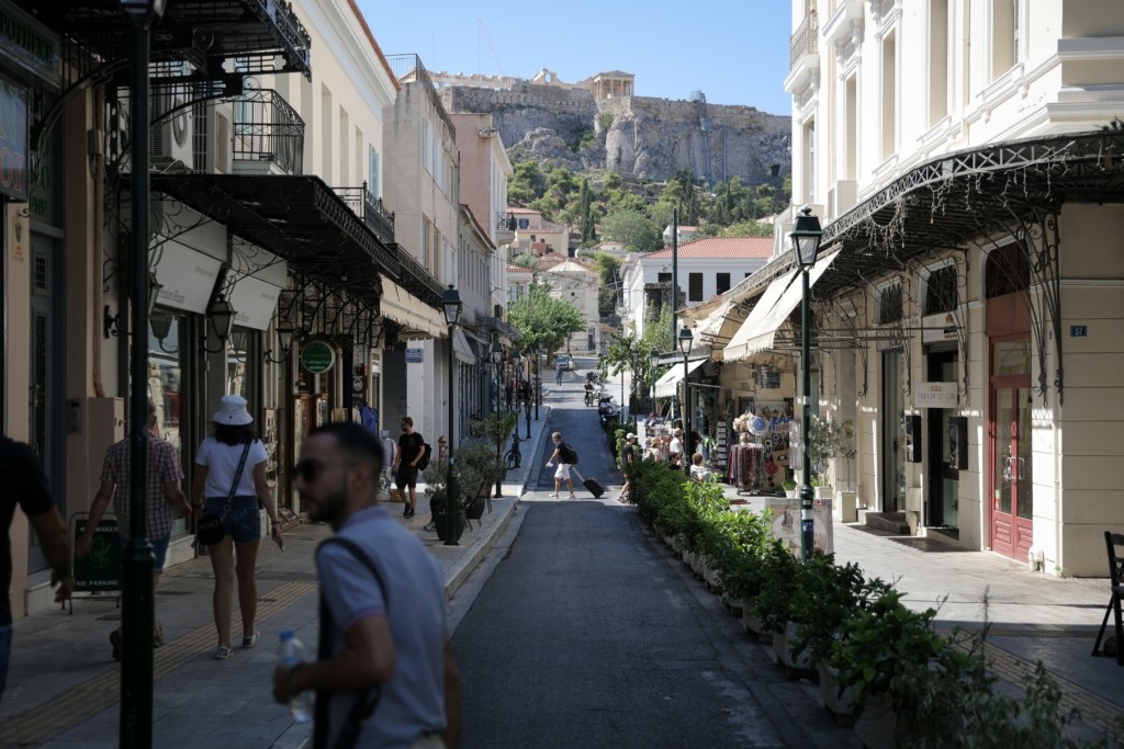 Ζέστη με ισχυρούς ανέμους την Τρίτη σε όλη τη χώρα