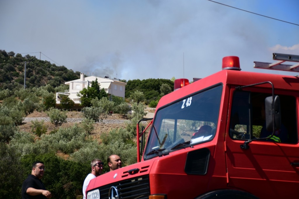 Καλύτερη η εικόνα της φωτιάς στα Πυργιώτικα Ναυπλίου – Πλησίασε σπίτια – Εκκενώθηκε ξενοδοχείο (pics&vid)