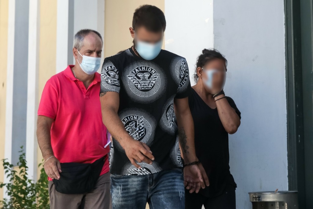 Ελεύθεροι με όρους οι γονείς της 8χρονης που πέθανε από θερμοπληξία στο Χαλάνδρι