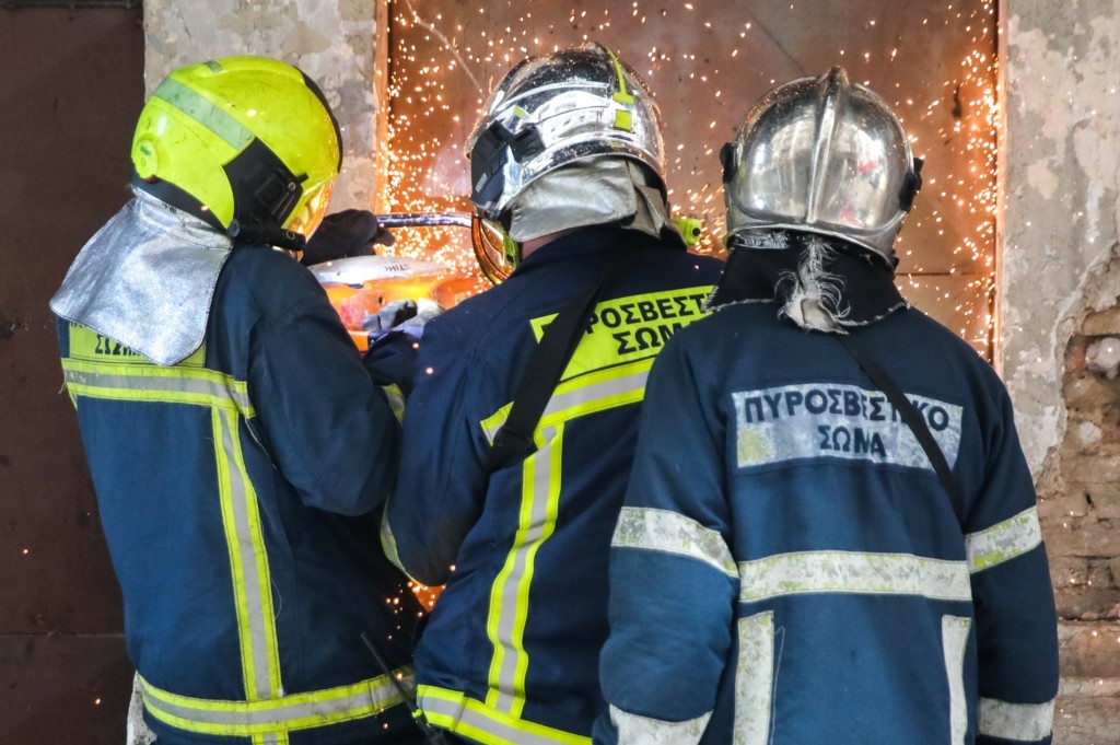 Φωτιά σε μονοκατοικία στον Ωρωπό – Νεκρή μια γυναίκα