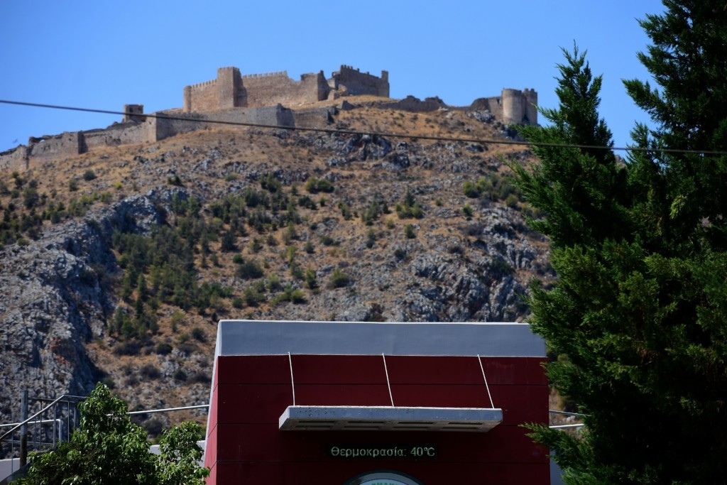Φωτιά τώρα στο Άργος κοντά στο Κάστρο