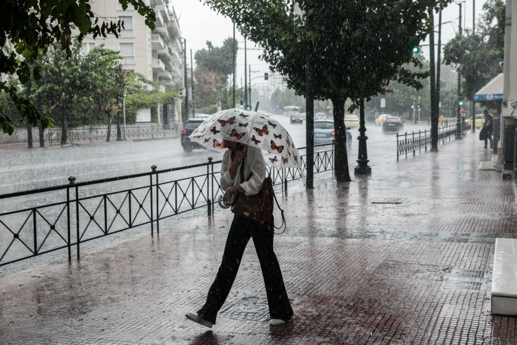 Τελευταία μέρα της κακοκαιρίας η Παρασκευή  – Εξασθενούν οι βροχές και οι καταιγίδες