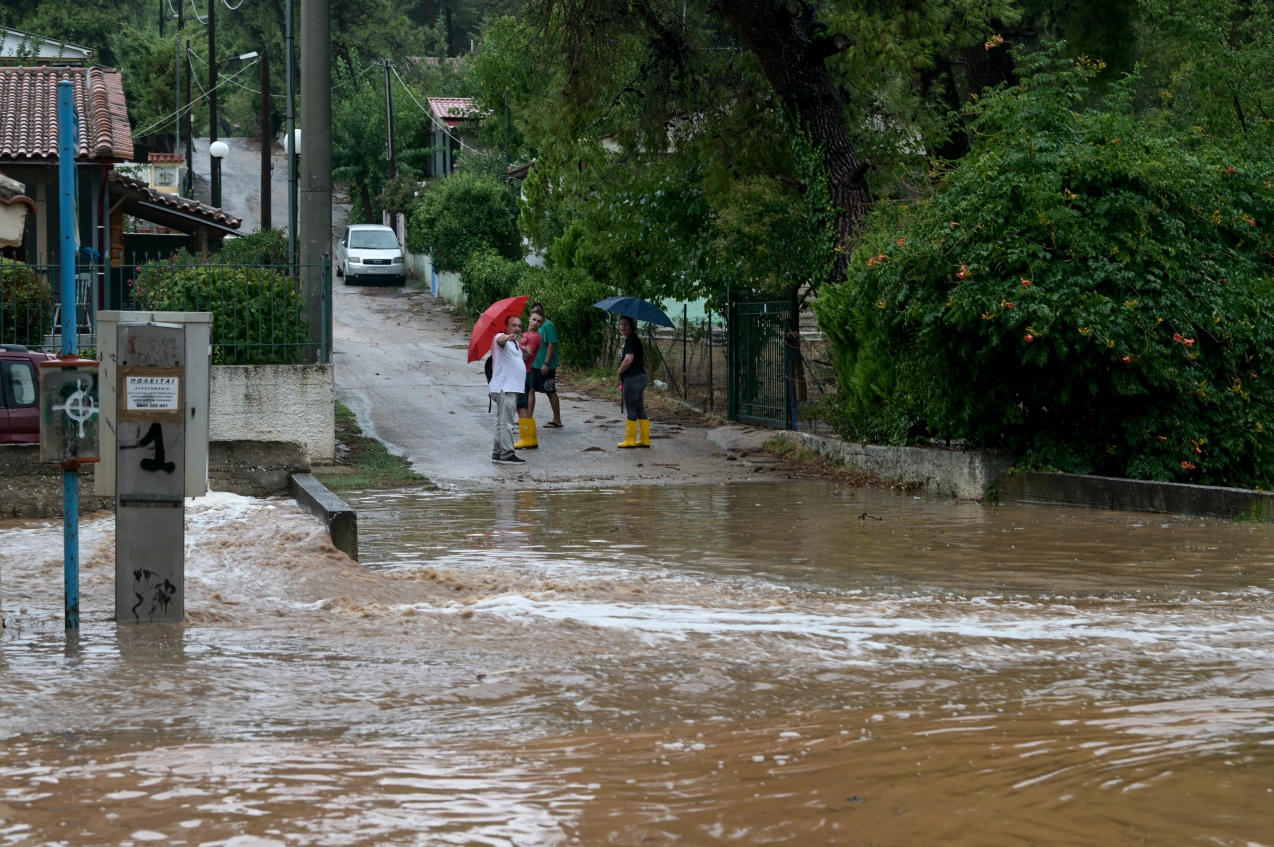 Ήχησε το 112 στη Δυτική Ελλάδα – Σε ποιες περιοχές θα “χτυπήσουν” επικίνδυνα φαινόμενα τις επόμενες ώρες