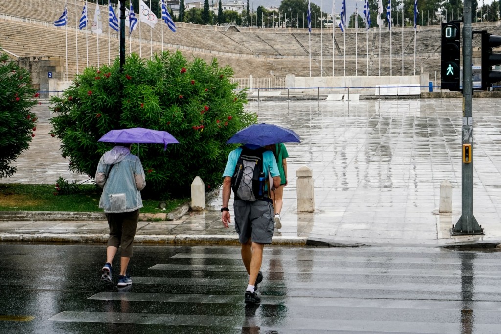 Συνεχίζουν οι βροχές και οι καταιγίδες το Σάββατο – Σημειώνεται άνοδος της θερμοκρασίας