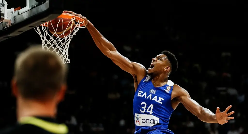EuroBasket 2025: Με Γιάννη Αντετοκούνμπο και Γιαννούλη Λαρεντζάκη η Εθνική κόντρα στην Ισπανία
