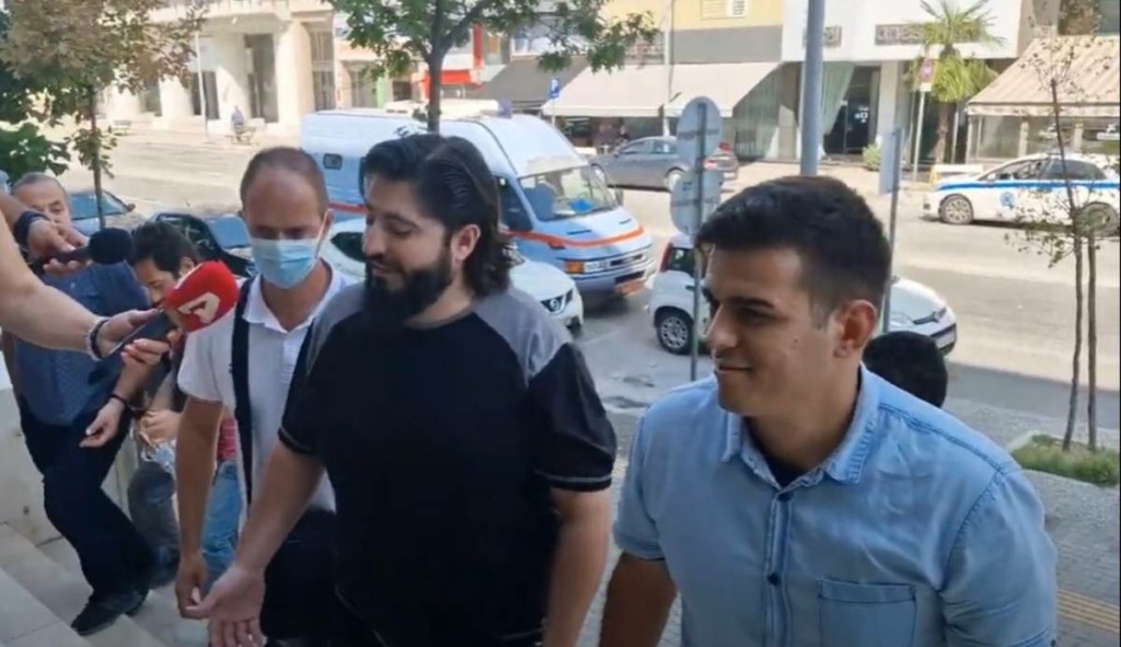 Στον εισαγγελέα ο “εξορκιστής” της Θεσσαλονίκης και ο βοηθός του – “Αξιώθηκα να φυλακιστώ για χάρη του Χριστού” (vid)