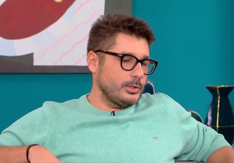 Ο Λάμπρος Κωνσταντάρας ξεκαθαρίζει για τον παππού του – “Στην κανονική ζωή δεν ήταν αυτό που βλέπουμε στις ταινίες”