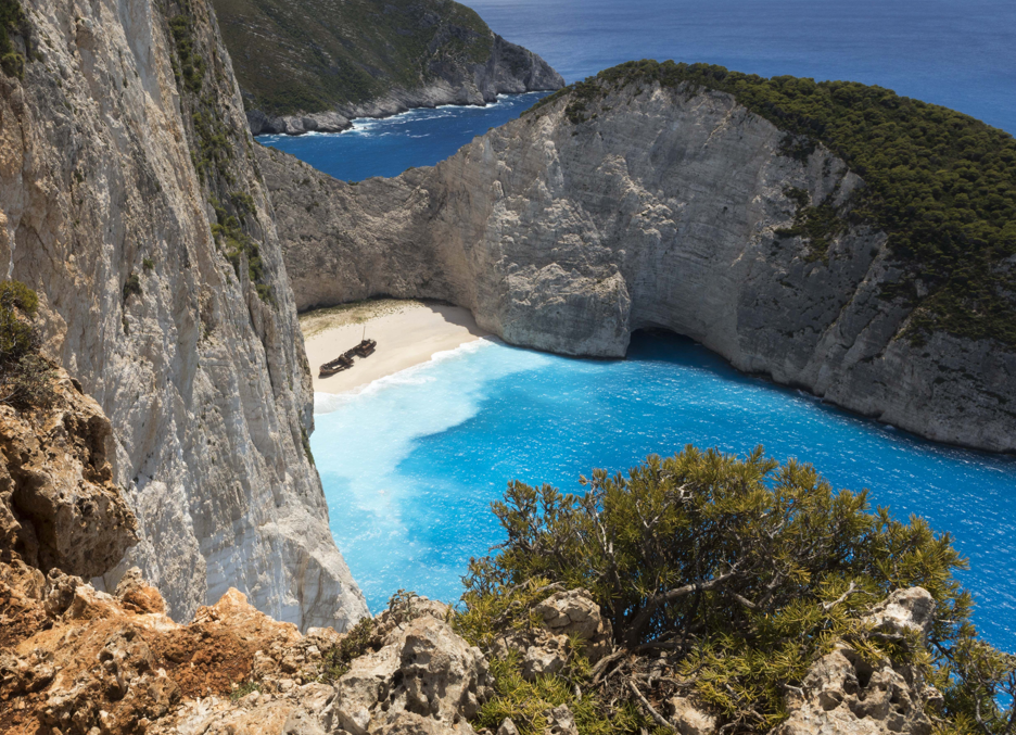 Σάλος με τα σκουπίδια στο “Ναυάγιο” της Ζακύνθου – “Δεν είναι δική μας ευθύνη” λέει ο δήμος (pic)
