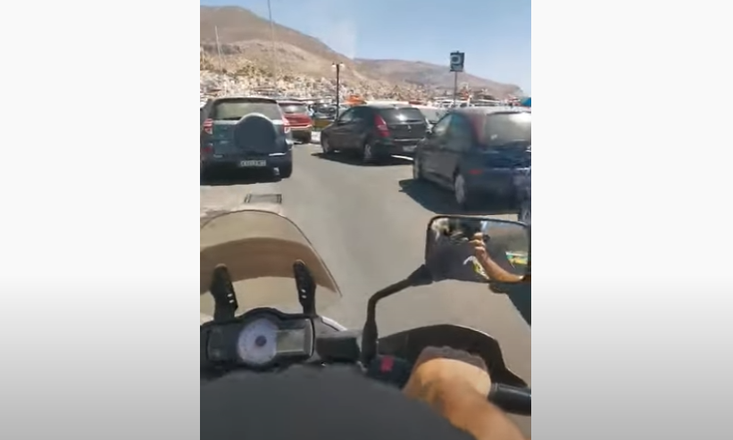 Λιμενικοί στην Κάλυμνο ανοίγουν δρόμο σε ασθενοφόρο με 73χρονο που έχει υποστεί έμφραγμα (vid)