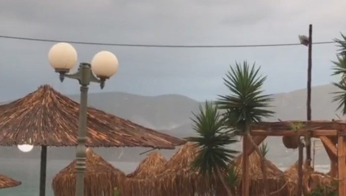 “Δώρο” η βροχή στο Κατακάλι Κορινθίας – Υπό μερικό έλεγχο η φωτιά (vid)