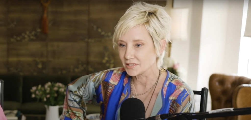 Εγκεφαλικά νεκρή η Anne Heche μετά το τροχαίο – Δωρίζει τα όργανά της (vid)