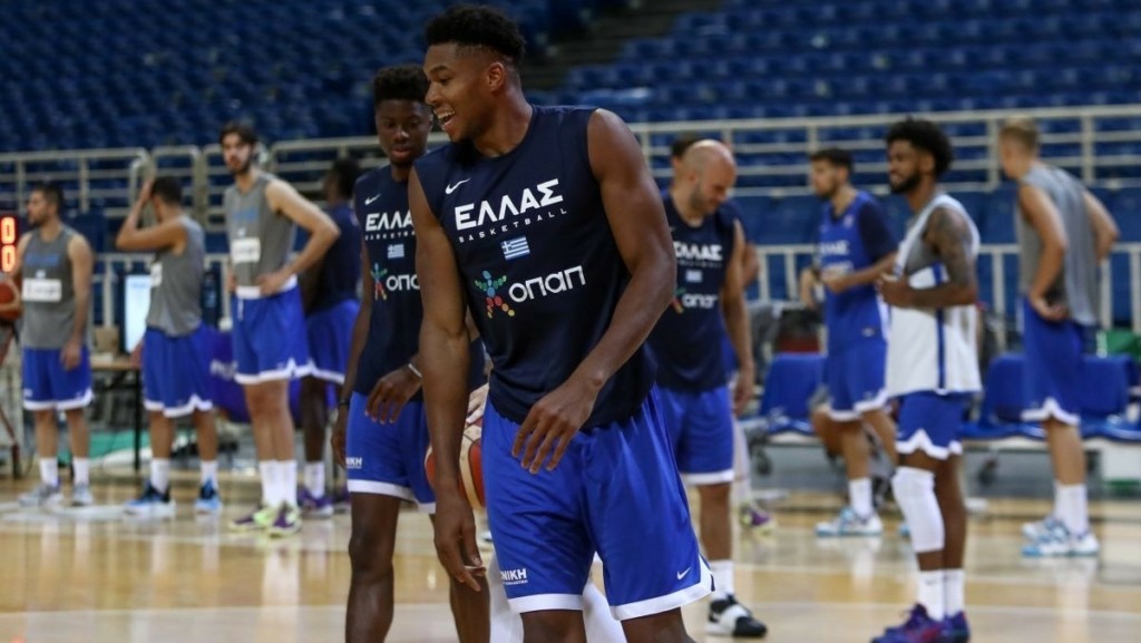 LIVE – O αγώνας της Ελλάδας με τη Σερβία για τα προκριματικά του Μουντομπάσκετ – Η “πρόβα τζενεράλε” για το Ευρωμπάσκετ