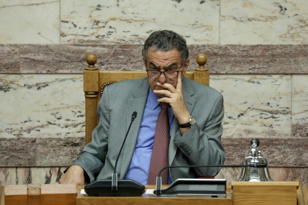 Τα “γυρίζει” ο Αθανασίου μετά τον σάλο – “Ουδέποτε αμφισβήτησα τον πατριωτισμό βουλευτών ανεξαρτήτως θρησκεύματος”