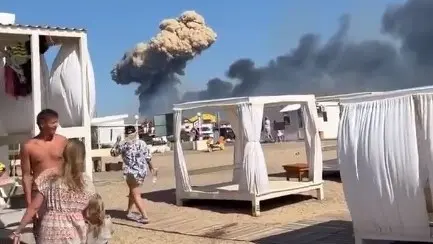 Μπαράζ εκρήξεων σε ρωσική στρατιωτική βάση στην Κριμαία – Πυκνός καπνός “σκέπασε” την περιοχή (pics&vids)