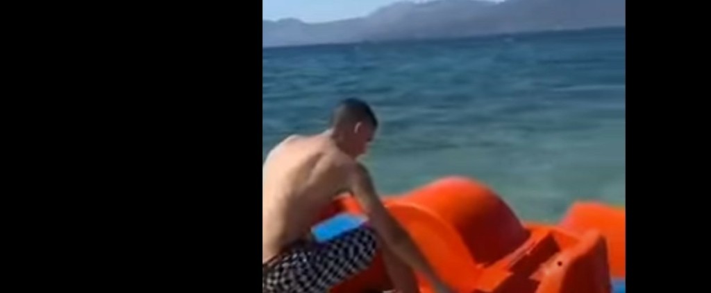 Παιδιά πρώην υπουργού έκλεψαν θαλάσσιο ποδήλατο στην Εύβοια – Ανέβασαν βίντεο “περηφάνιας” στο Tik Tok (vid)