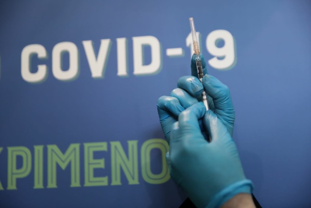 Έντεκα φορές μεγαλύτερος ο κίνδυνος μυοκαρδίτιδας για τους ανεμβολίαστους με κορονοϊό – Τι δείχνει νέα μελέτη