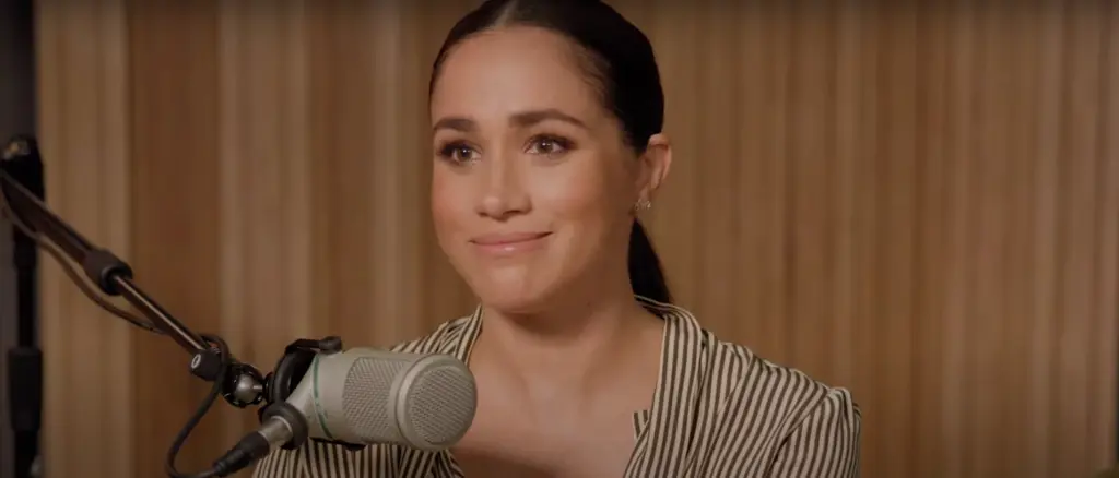 Η podcaster Meghan Markle “ανακρίνει” την diva της soul Mariah Carey (vid)
