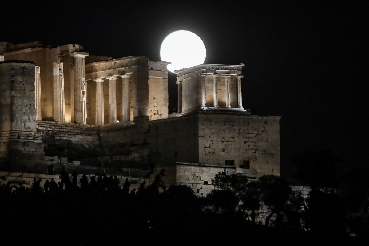 Αυγουστιάτικη Πανσέληνος