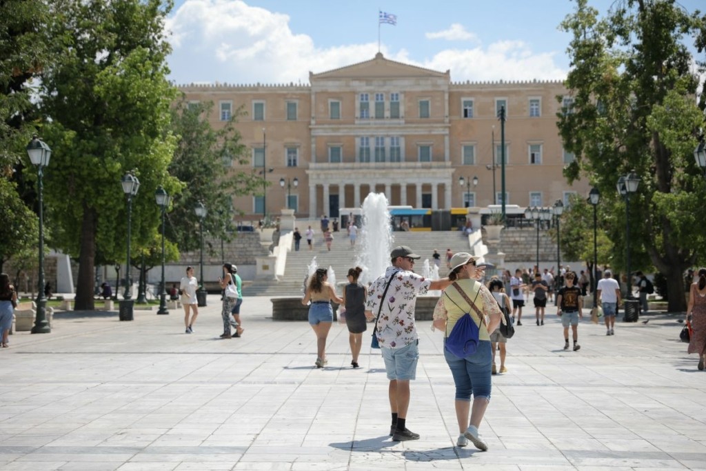 Πτωτικές τάσεις στο ιικό φορτίο – Μόνο στην Αττική υπήρξε οριακή αύξηση