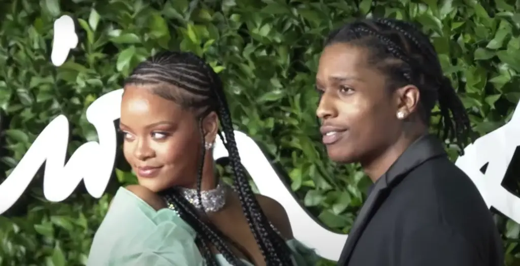 Σπάνια βραδινή έξοδος για τη Rihanna και τον Asap Rocky – Το ντύσιμο που τράβηξε τα βλέμματα στη Νέα Υόρκη (pics)