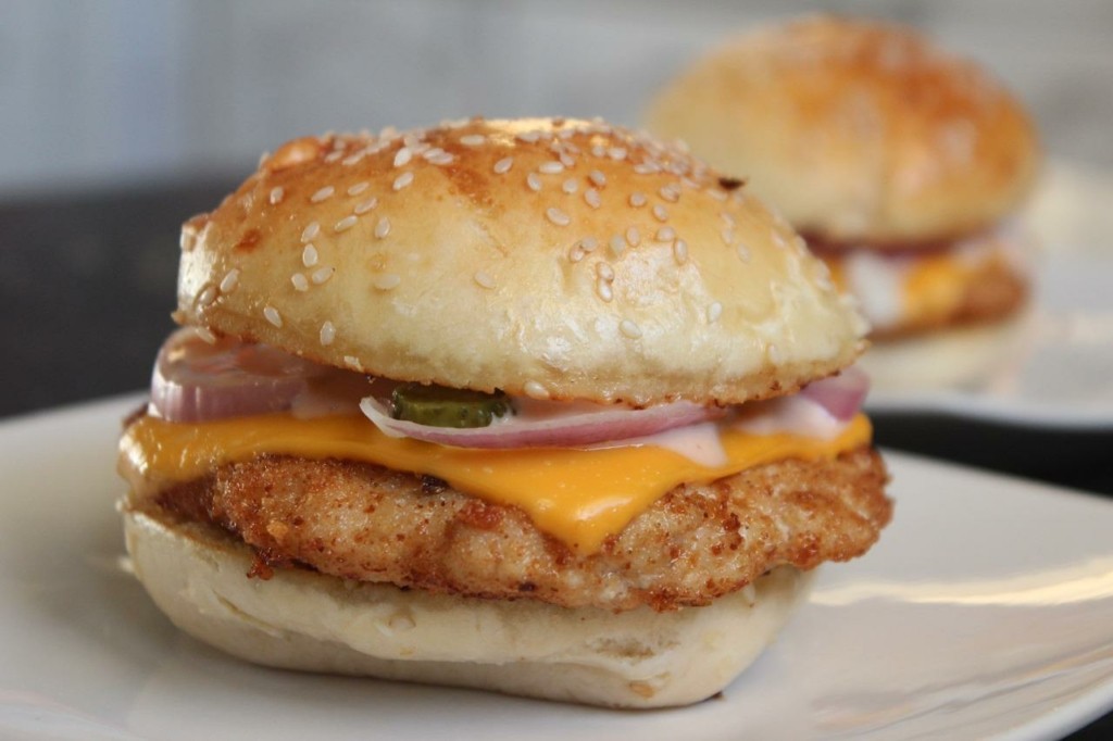 Τα McMuffins τού κόστισαν ακριβά – Ταξιδιώτης στην Αυστραλία “έφαγε” πρόστιμο 2.000 δολαρίων